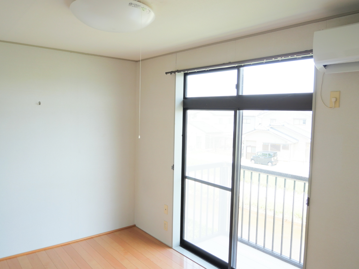 敷0・礼0・管0【賃貸1Kアパート】公益大学1.7km 便利な物置・駐車場付 洋室6.7帖 エスティーワン15 204号室